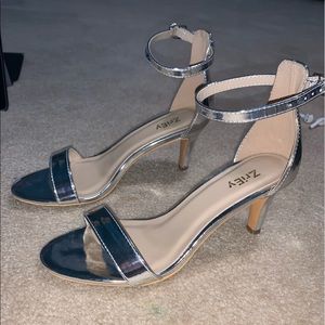 Silver heel